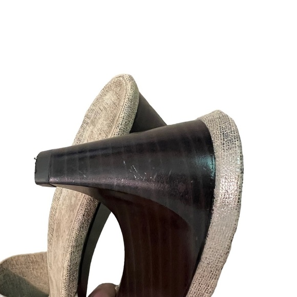 Donald J Pliner Mule Heels Peace Sign Studded Beige Size 9.5 - Picture 9 of 13